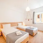 Daire Guestready - Delightful Near The Center
